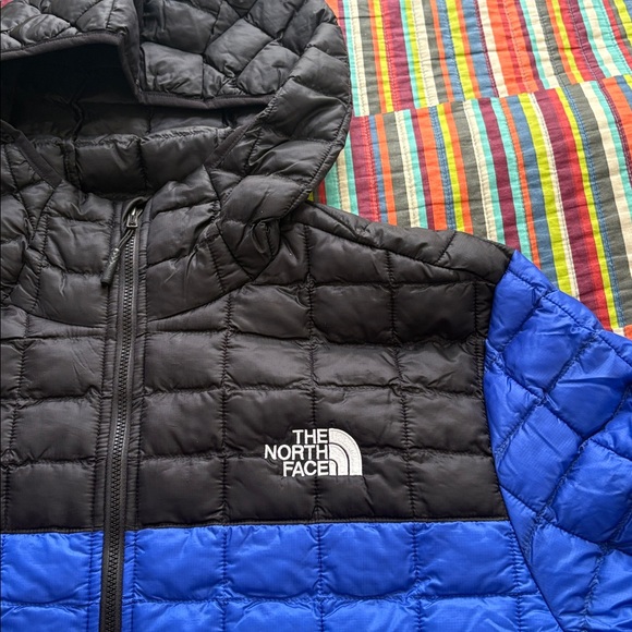 S Sale 1/2 priceThe North Face Hooded Jacket thermo ball size large new - Picture 4 of 15